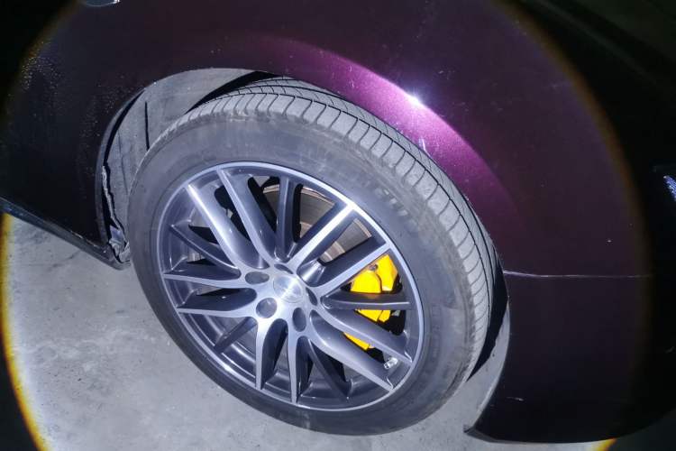 Used Maserati Ghibli 2014 3.0T Standard Edition Right Front Wheel Hub