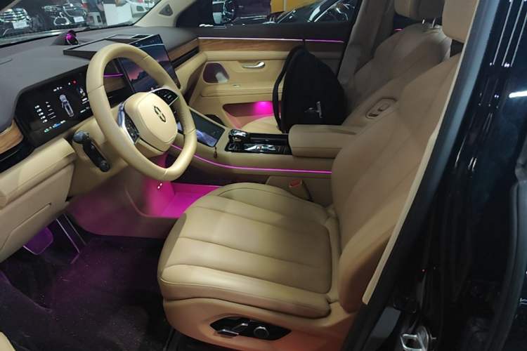 Used Hima AITO M7 2024 1.5T Intelligent Drive 4WD Ultra Version 5 Seats Left Front Seat