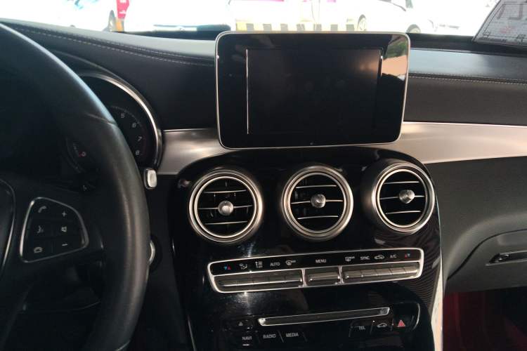 Used Mercedes-Benz GLC Coupe 2018 GLC 200 4MATIC Coupe SUV Audio And AC Panel