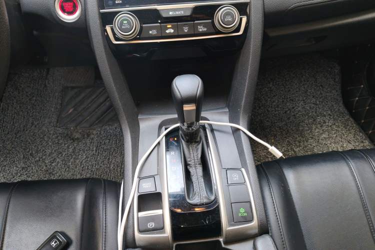 Used Honda Civic 2016 220TURBO CVT Luxury Edition
