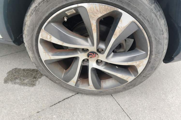 Used BYD Yuan 2016 1.5TID Automatic Luxury Version Right Front Wheel Hub