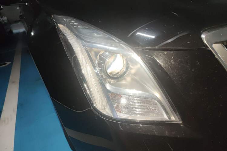 Used Cadillac XTS 2016 28T Tech Edition Right Front Headlight