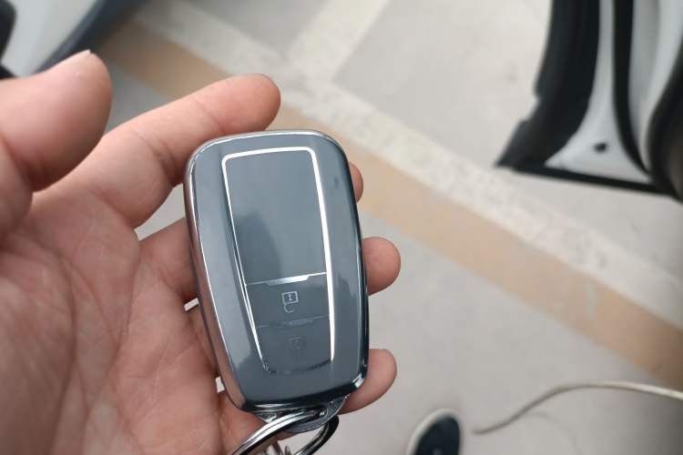 Used Toyota RAV4 2022 2.0L CVT Two-Wheel Drive Fashion Plus Edition Interior 1