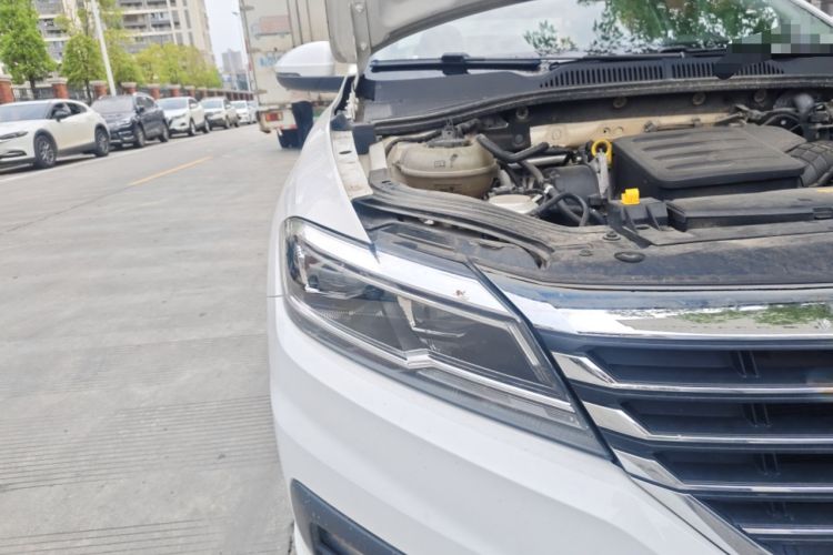 Used Volkswagen Lavida 2021 1.5L Automatic Comfort Edition Right Front Headlight