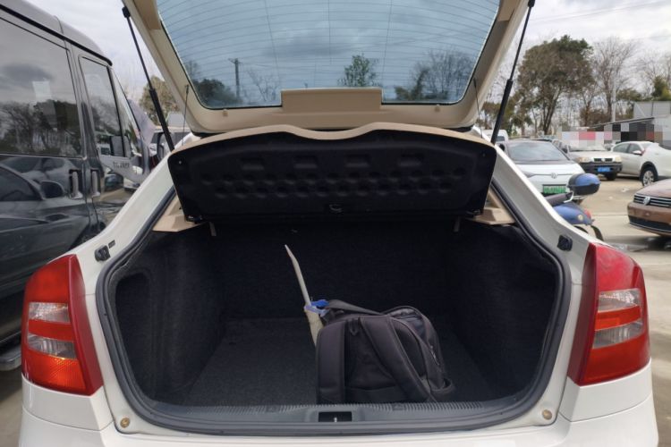 Used Skoda Octavia 2015 Classic Model 1.6L Automatic Yijie Version
