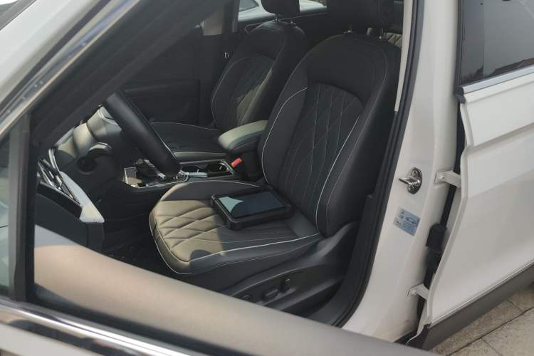 Used Volkswagen Tiguan L 2022 330TSI Automatic Two-Wheel Drive Smart Edition