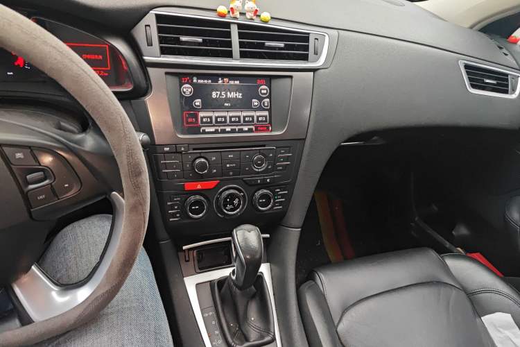 Used DS 5LS 2015 1.6T Elegant Edition THP160 Audio And AC Panel