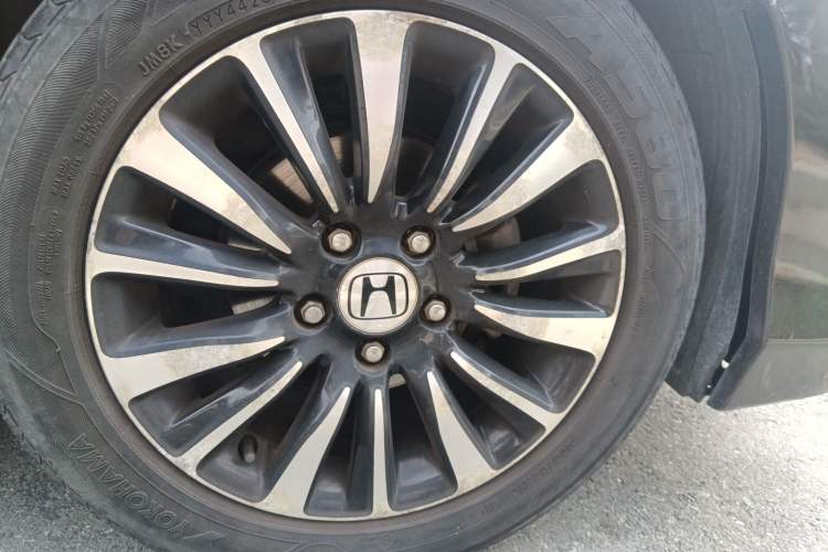 Used Honda Crider 2013 1.8L automatic luxury edition
