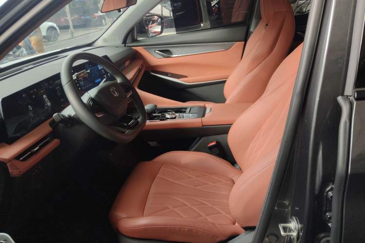 Used Changan CS75 PLUS 2024 3rd Generation Champion Edition 1.5T Intelligent Drive Dynamic Model