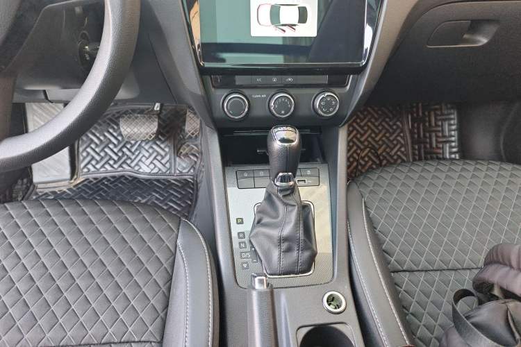 Used Skoda Octavia 2019 TSI280 DSG Luxury Edition Station Wagon China VI Standard