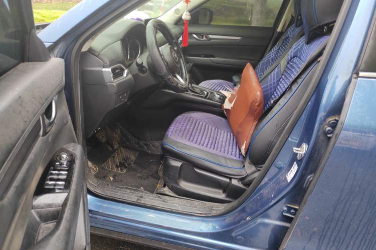 Used Mazda CX-5 2017 2.0L Automatic 2WD ZhiShang Trim China VI Standard Driver Seat