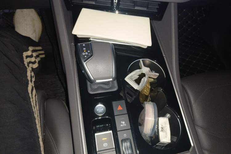 Used Volkswagen Touareg 2020 3.0 TSI Luxury Edition China VI Gear Lever