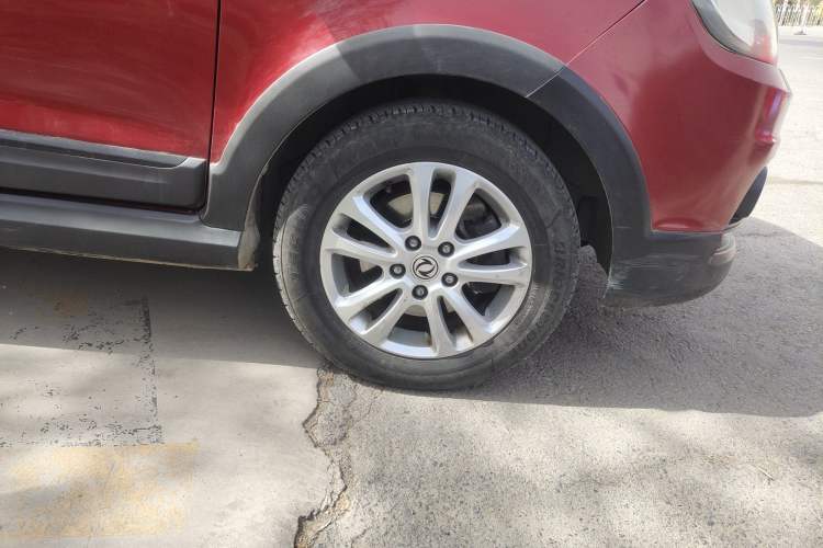 Used Dongfeng Fengon 360 2015 1.5L Manual Comfort 7-Seater China IV Standard