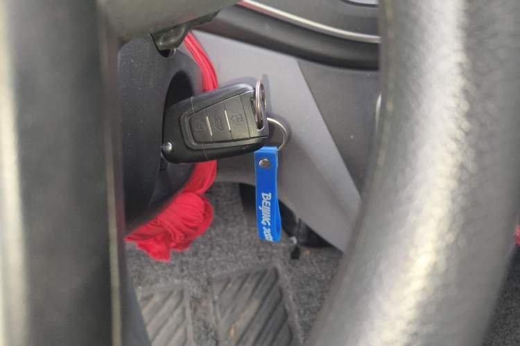 Used SAIC MAXUS Xintu V80 2021 2.0T Manual Classic Aoyuntong 127 PS Mid-axle Mid-roof 6/7/8/9-Seater
