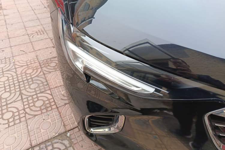 Used Buick Envision 2020 Encore S 652T Four-Wheel Drive Luxury Model Right Front Headlight