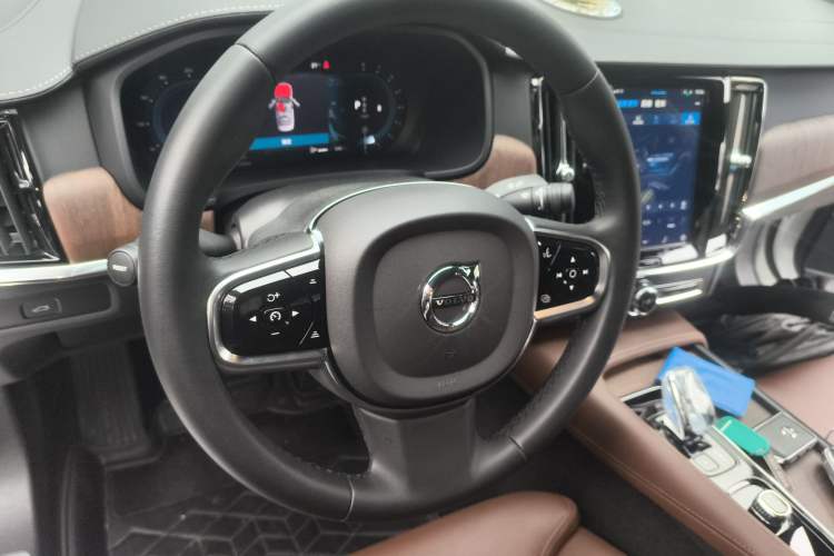 Used Volvo S90 2024 B5 Zhiyuan Luxury Edition
