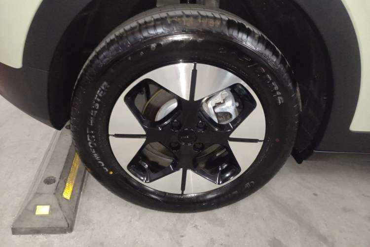 Used Geely Galaxy Geome 2025 UP 410km Exploration Edition Right Rear Wheel Hub