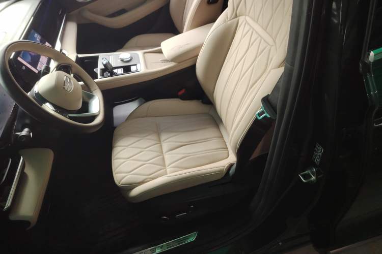 Used Geely Auto Monjaro L 2025 Dongfang Yao 2.0TD Automatic All-Wheel-Drive Wangyue Edition
