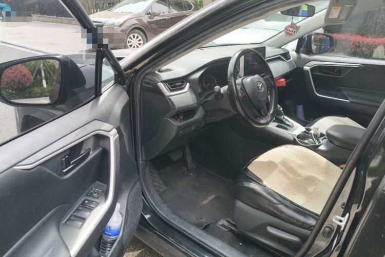 Used Toyota Wildlander 2022 Updated Version 2.0L CVT Two-Wheel Drive Leading Edition Driver Seat