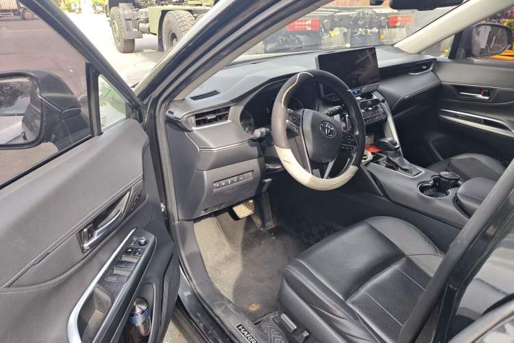 Used Toyota Harrier 2022 Dual-Engine 2.5L CVT Four-Wheel Drive Luxury Edition Driver Seat