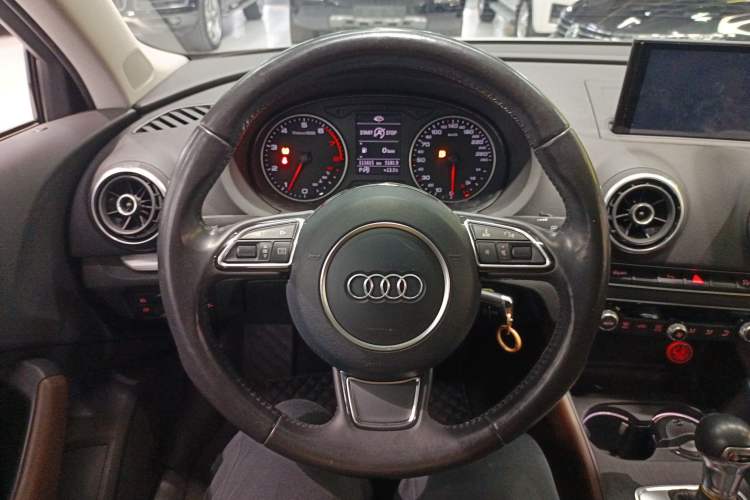 Used Audi A3 2014 Limousine 35 TFSI Automatic Comfort Model
