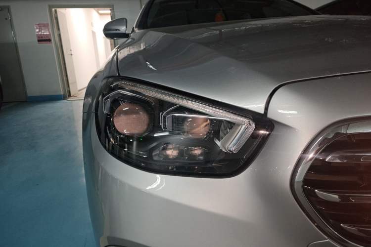 Used Mercedes-Benz E-Class New Energy 2021 E 350 e L Plug-in Hybrid Sedan Right Front Headlight