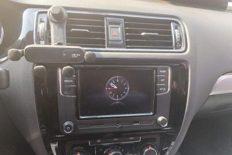 Used Volkswagen Sagitar 2018 280TSI DSG Comfort Model Audio And AC Panel