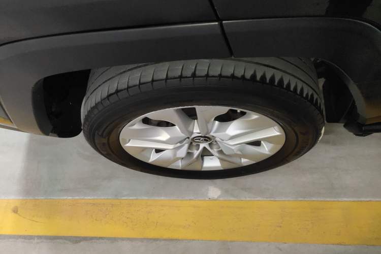 Used Toyota Wildlander 2020 2.0L CVT Two-Wheel Drive Leading Edition
