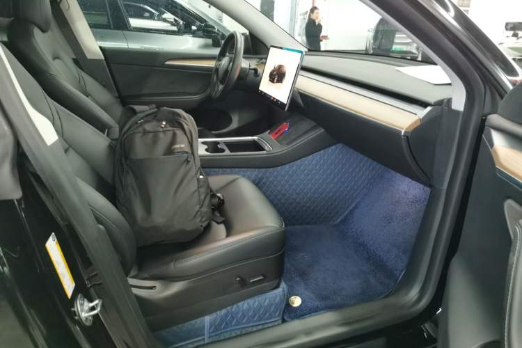 Used Tesla Model Y 2022 Rear-Wheel-Drive Version
