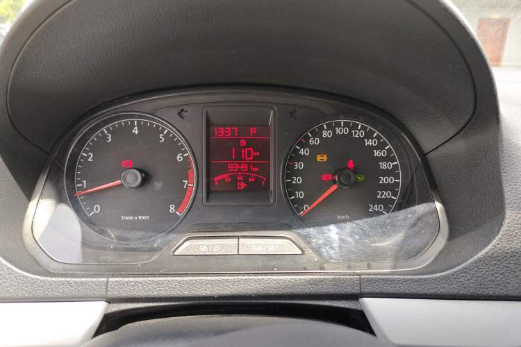 Used Volkswagen Jetta 2015 1.6L Automatic Comfort Model Instrument Cluster