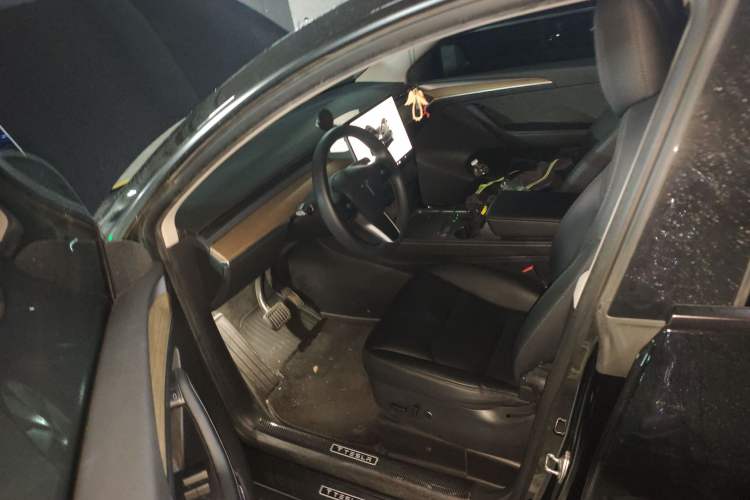 Used Tesla Model Y 2022 Long-Range All-Wheel-Drive Version
