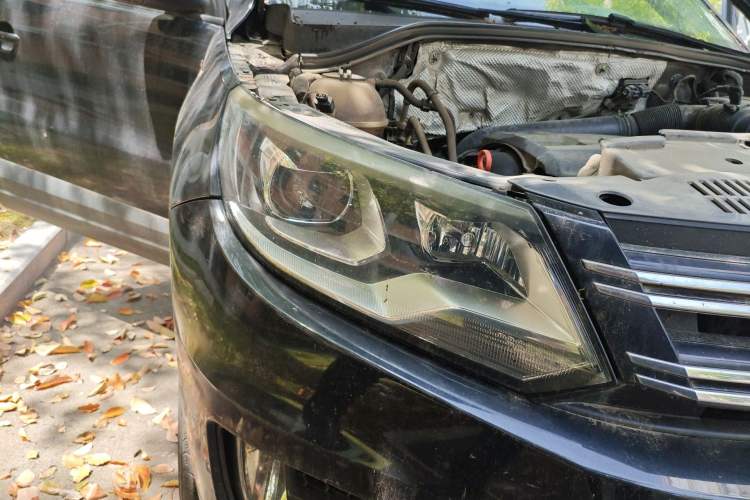 Used Volkswagen Tiguan 2013 1.8 TSI Automatic Two-Wheel Drive Comfort Edition Right Front Headlight