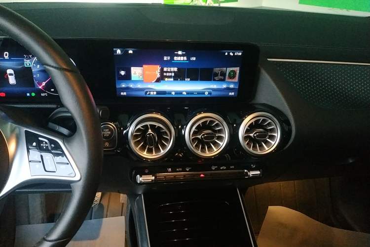 Used Mercedes-Benz GLA 2024 GLA 220 Audio And AC Panel