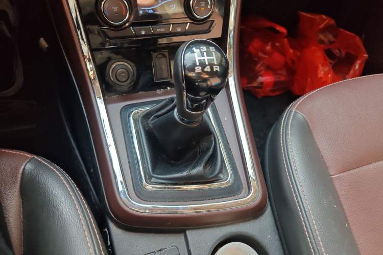 Used Lifan Auto Myway 2016 1.5L Manual Elite Version Gear Lever