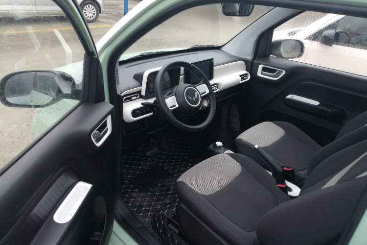 Used Wuling Hongguang MINIEV 2024 3rd Generation 215km Advanced Version