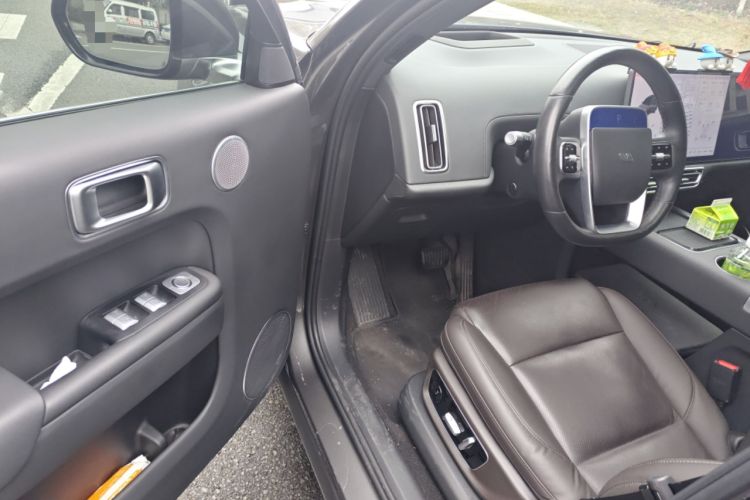 Used Li Auto L8 2023 Pro Model
