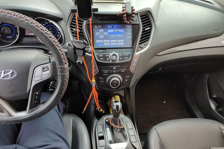 Used Hyundai Santa Fe 2015 2.0T Automatic 4x4 Smart 7-Seater
