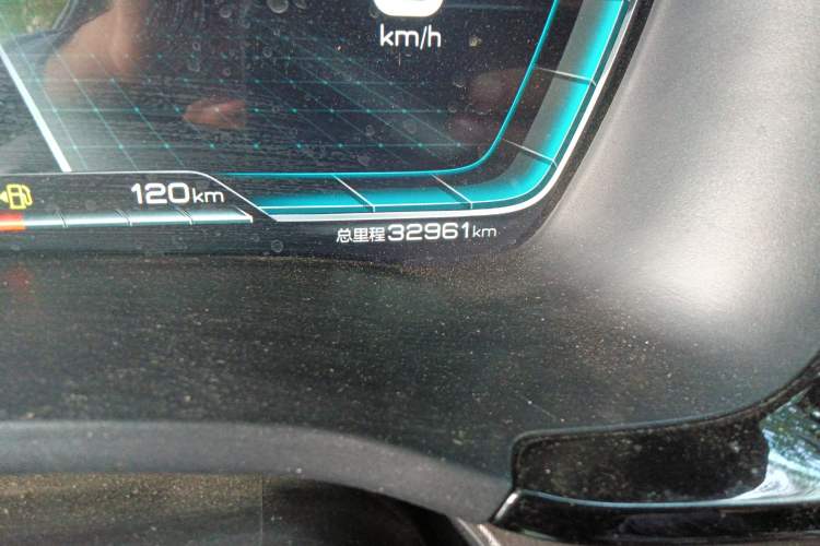 Used BYD Song PLUS 2020 1.5T Automatic Flagship Edition Odometer Close Up