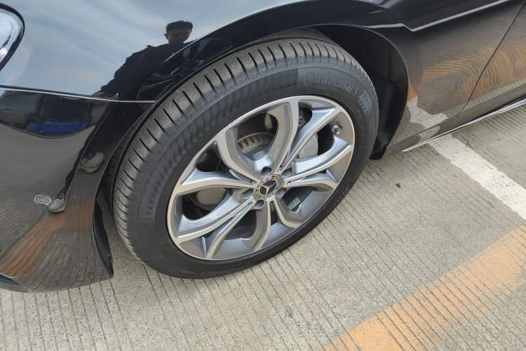 Used Mercedes-Benz E-Class 2020 E 300 L Sport Luxury Edition Left Front Wheel Hub