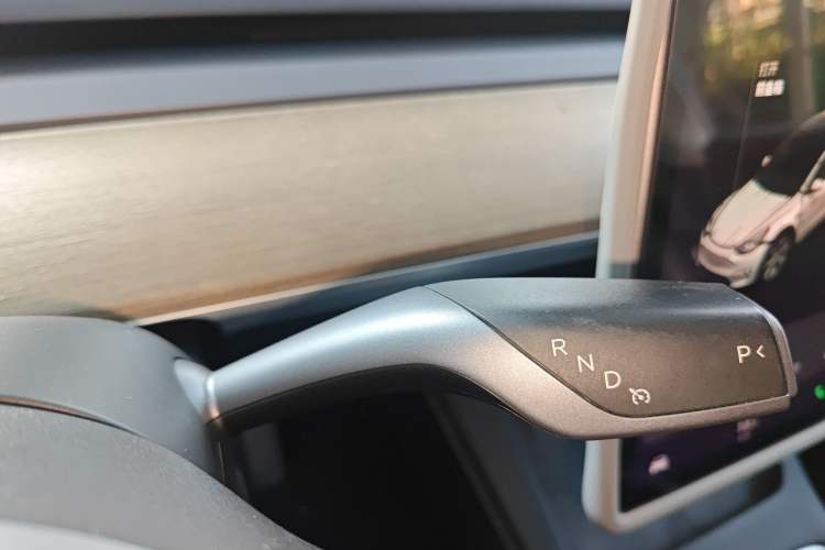 Used Tesla Model Y 2021 Standard Range Rear-Wheel Drive Version