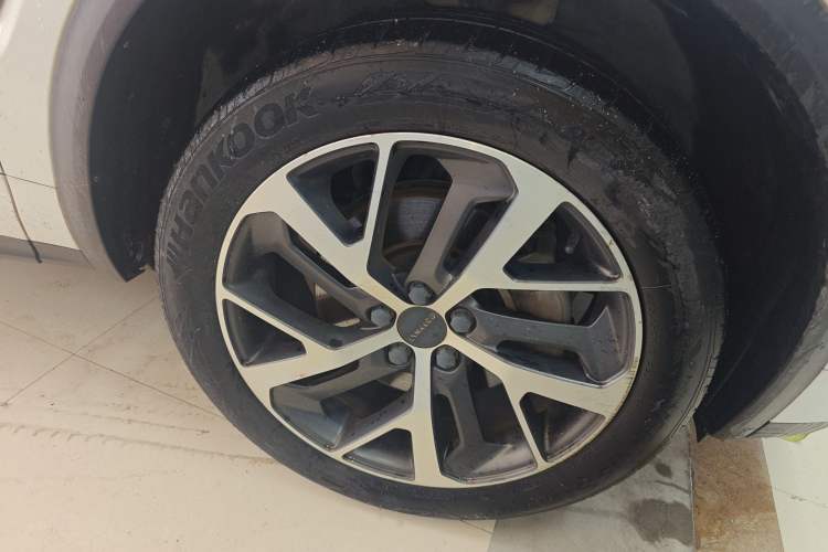 Used Lynk & Co 01 2017 2.0T Four-Wheel Drive Pro Edition Right Front Wheel Hub