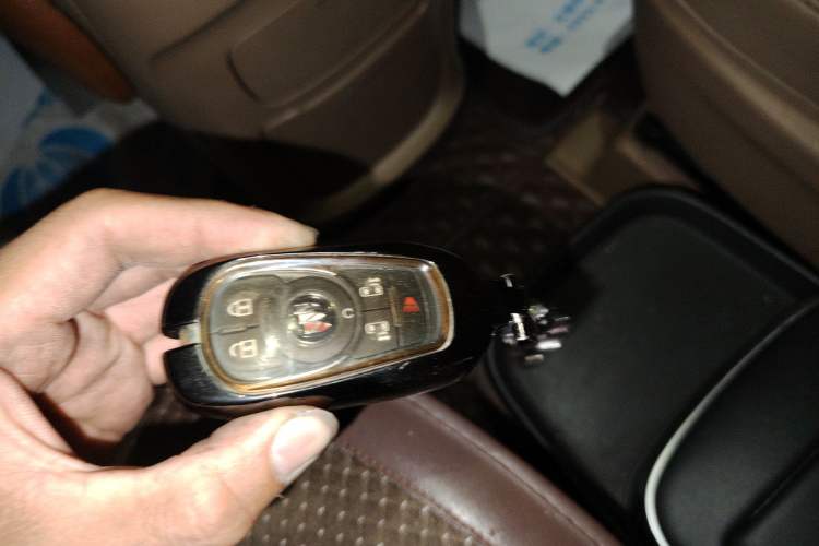 Used Buick GL8 2020 ES Land Cruiser 653T Luxury Edition Vehicle Key