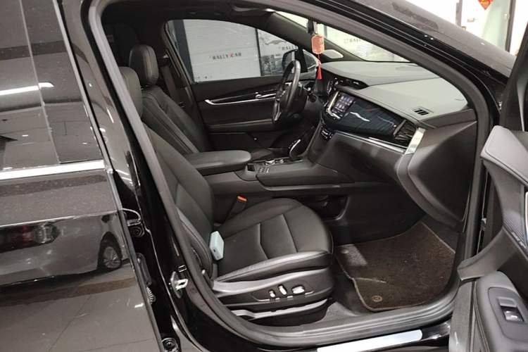 Used Cadillac XT6 2022 2.0T Six-Seater Four-Wheel Drive Luxury Version