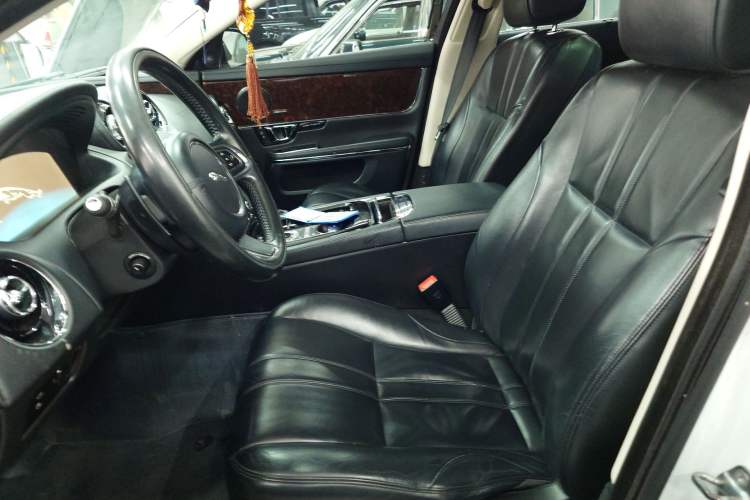 Used Jaguar XJ 2014 XJL 3.0 SC Two-Wheel-Drive Panoramic Business Edition Left Front Seat