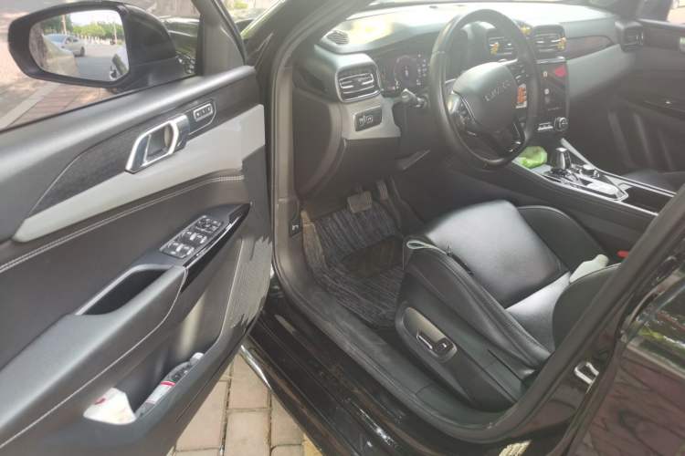 Used Lynk & Co 03 2021 1.5TD DCT Jing Champion Edition Driver Seat