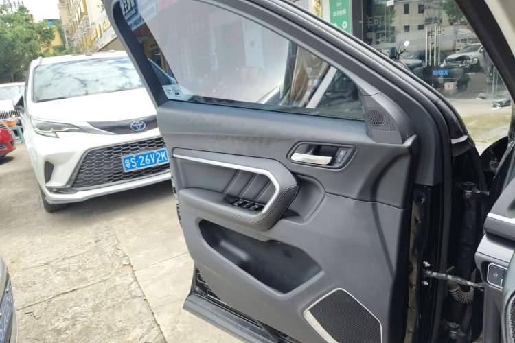 Used Haval H6 2017 Blue Label 1.5T Automatic Two-Wheel Drive ZhiShang Model