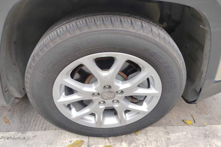 Used Jeep Cherokee 2017 2.4L Leading Edition Right Front Wheel Hub