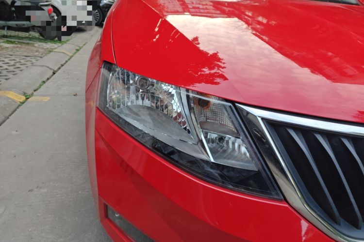 Used Skoda Rapid Spaceback 2019 1.5L Automatic Comfort Edition Right Front Headlight