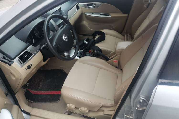 Used Buick Excelle 2013 1.5L Manual Classic Model
