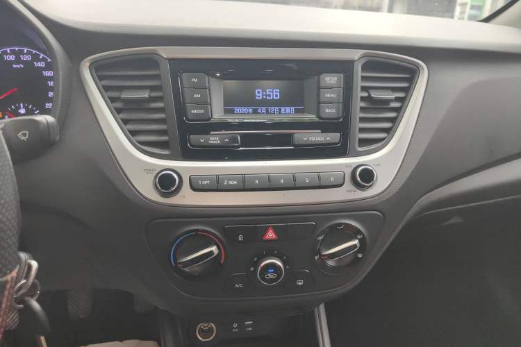 Used Hyundai Verna (new generation) 2016 1.4L Manual Cool Edition GLS Audio And AC Panel